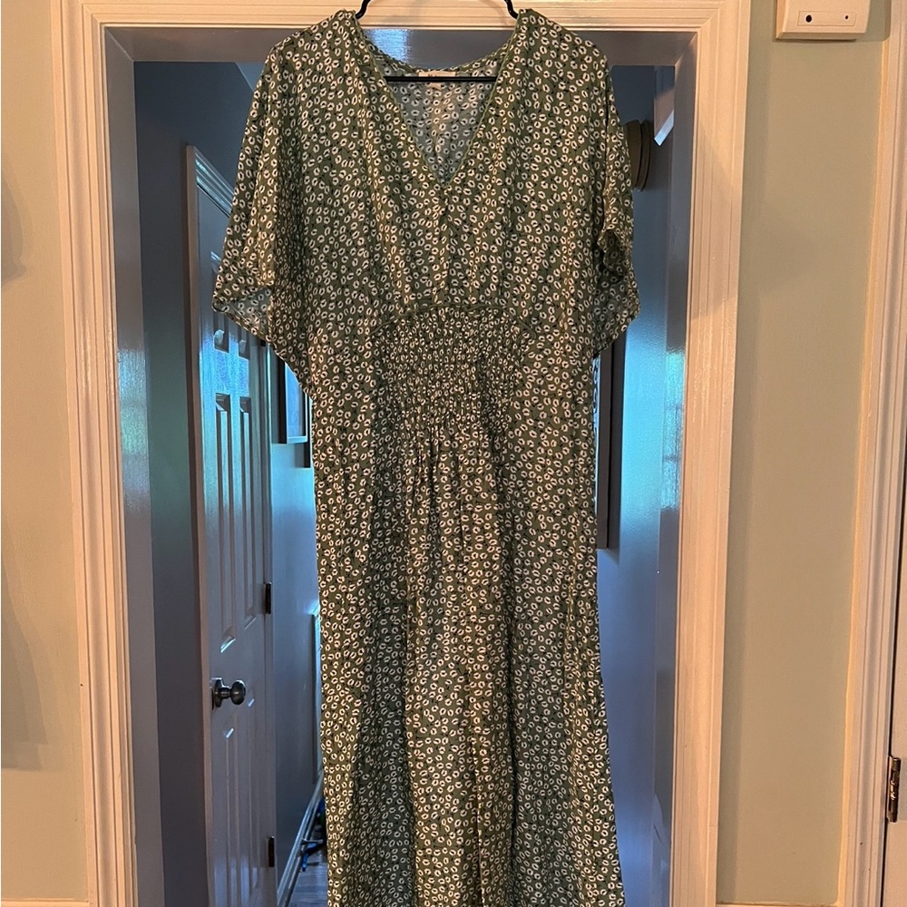 Chic Soul, green midi dress